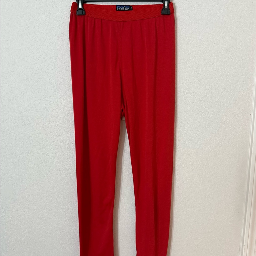 Patagonia Thermal Performance Leggings in Red Women’s Size L